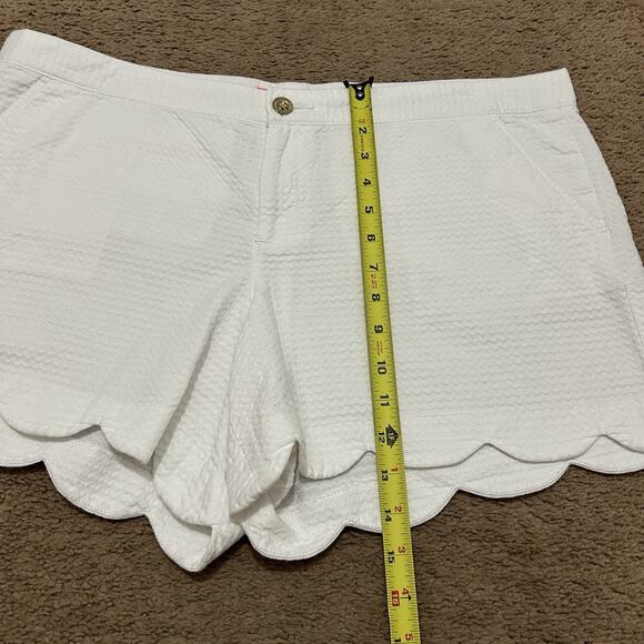 Lilly Pulitzer Women's White Cotton Scalloped Cotton Shorts, Resorts, Size 16 - Picture 2 of 7